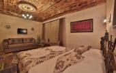 Туры в отель Caravanserai Inn Hotel