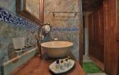 Туры в отель Caravanserai Inn Hotel