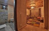 Туры в отель Caravanserai Inn Hotel