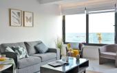 Туры в отель Phaedrus Living Seaview Luxury Marina Court 213