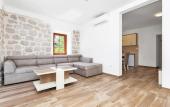 Туры в отель Apartments Mezini 11