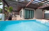 Туры в отель Penn Sunset Villa with Pool 10A