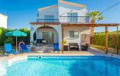 Туры в отель Argaka Sun Villa Ena Large Private Pool Walk to Beach Sea Views A C Wifi - 2146