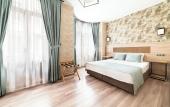 Туры в отель Castle Franco Suites