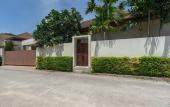 Туры в отель Nai Harn Pool Villa Bond, Villa