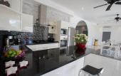 Туры в отель Blissful Tropical Stay at SeaLaVie Villa