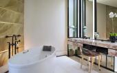 Туры в отель Keraton at The Plaza, The Unbound Collection by Hyatt