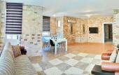 Туры в отель Arya Suites