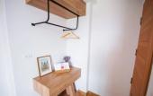 Туры в отель The LogBook Room and Cafe