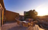 Туры в отель Redstone Hotel