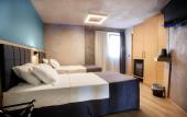 Туры в отель Redstone Hotel