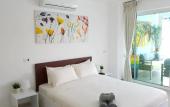 Туры в отель Beachside 3-bedroom Townhouse w Private Pool at 70 Meters From Beach