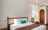 Туры в отель Hotel Le Bouton
