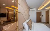 Туры в отель Luxury Airport Hotel by Zazzoni