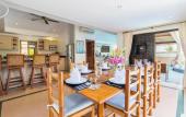 Туры в отель Luxury Four Bed Villa Jasmine, Infinity Pool, Full Staff , Chef and Breakfasts