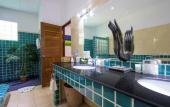 Туры в отель Luxury Four Bed Villa Jasmine, Infinity Pool, Full Staff , Chef and Breakfasts