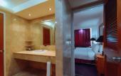 Туры в отель Surabaya Suites Hotel