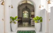 Туры в отель Breathtaking Villa In 02 Acres Of Tropical Walled-in Gardens