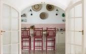 Туры в отель Breathtaking Villa In 02 Acres Of Tropical Walled-in Gardens