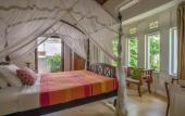 Туры в отель Refurbished Family Village House With Private Pool