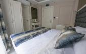 Туры в отель Crowned Plus Hotel