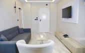 Туры в отель Golden House