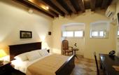 Туры в отель SUNce Palace Apartments with free offsite parking