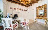Туры в отель SUNce Palace Apartments with free offsite parking