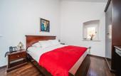Туры в отель SUNce Palace Apartments with free offsite parking