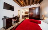 Туры в отель SUNce Palace Apartments with free offsite parking