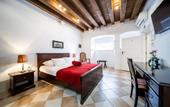 Туры в отель SUNce Palace Apartments with free offsite parking
