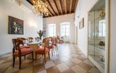 Туры в отель SUNce Palace Apartments with free offsite parking
