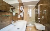 Туры в отель SUNce Palace Apartments with free offsite parking