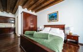 Туры в отель SUNce Palace Apartments with free offsite parking