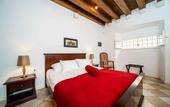 Туры в отель SUNce Palace Apartments with free offsite parking