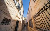 Туры в отель SUNce Palace Apartments with free offsite parking