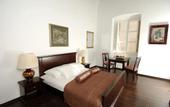 Туры в отель SUNce Palace Apartments with free offsite parking