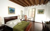Туры в отель SUNce Palace Apartments with free offsite parking