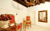 Туры в отель SUNce Palace Apartments with free offsite parking