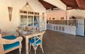Туры в отель Breezy Point Villas
