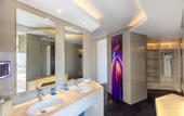 Туры в отель V Hotel Dubai Curio Collection by Hilton Hotel