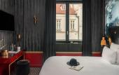 Туры в отель Snob Hotel