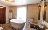 Туры в отель Riad Mayfez Suites & Spa
