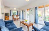 Туры в отель Villa Lela Pente Large Private Pool Walk to Beach A C Wifi Car Not Required Eco-friendly - 2167