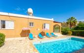 Туры в отель Villa Lela Pente Large Private Pool Walk to Beach A C Wifi Car Not Required Eco-friendly - 2167