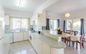 Туры в отель Villa Lela Pente Large Private Pool Walk to Beach A C Wifi Car Not Required Eco-friendly - 2167