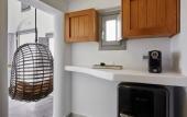 Туры в отель Allure Breeze Suites