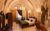 Туры в отель Solo Cave Suites Hotel