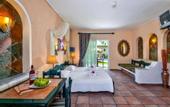 Туры в отель Hotel Castle Suites
