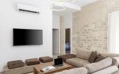Туры в отель Mandana Villa - With Private Pool Jacuzzi